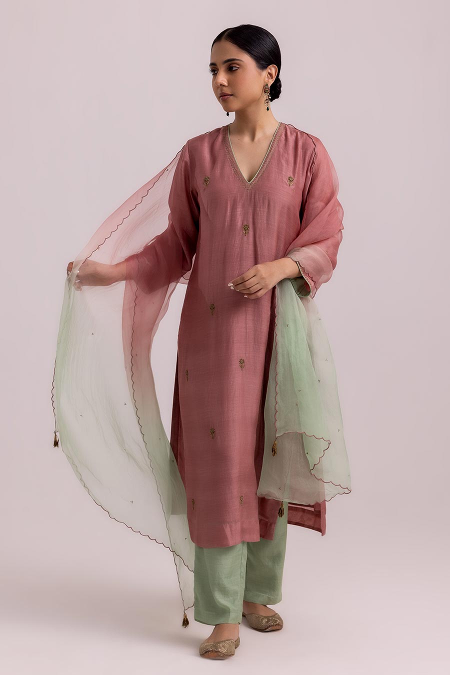Dusty Pink Veena Embroidered Kurta Set