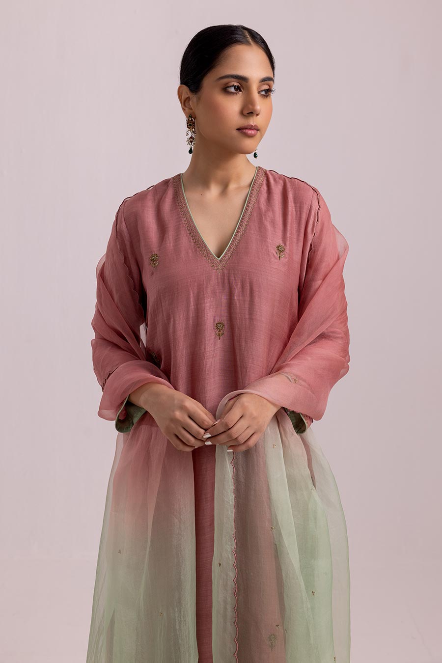 Dusty Pink Veena Embroidered Kurta Set