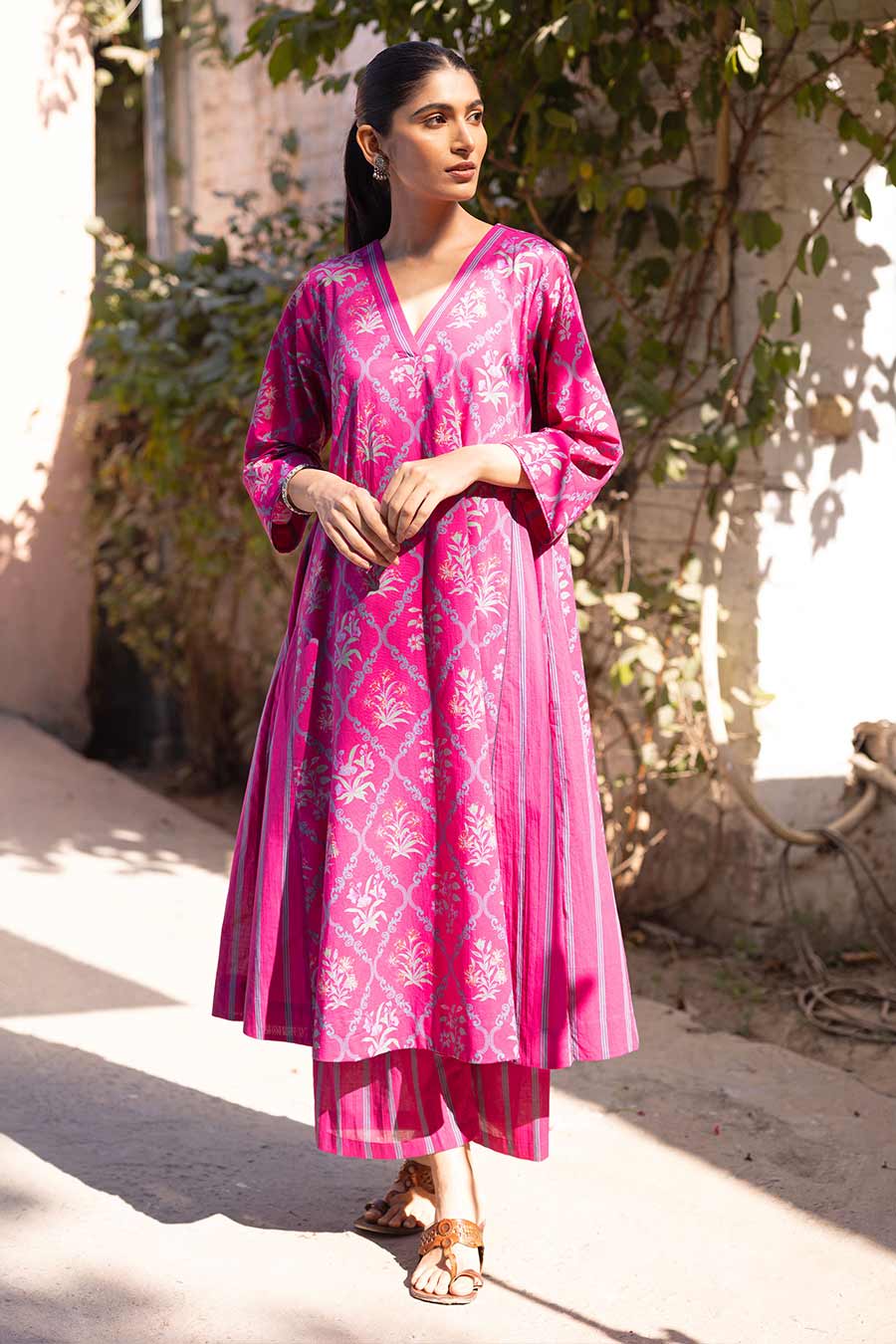 Pink Jia Printed Panelled Kurta & Pant Set