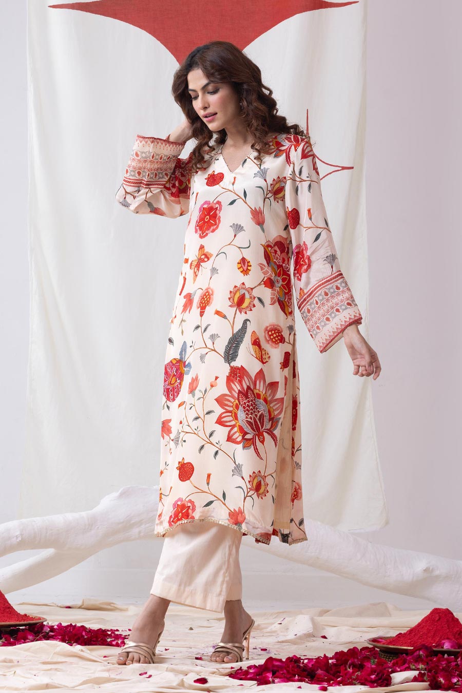 Ashmita Off-White Printed Kurta Set