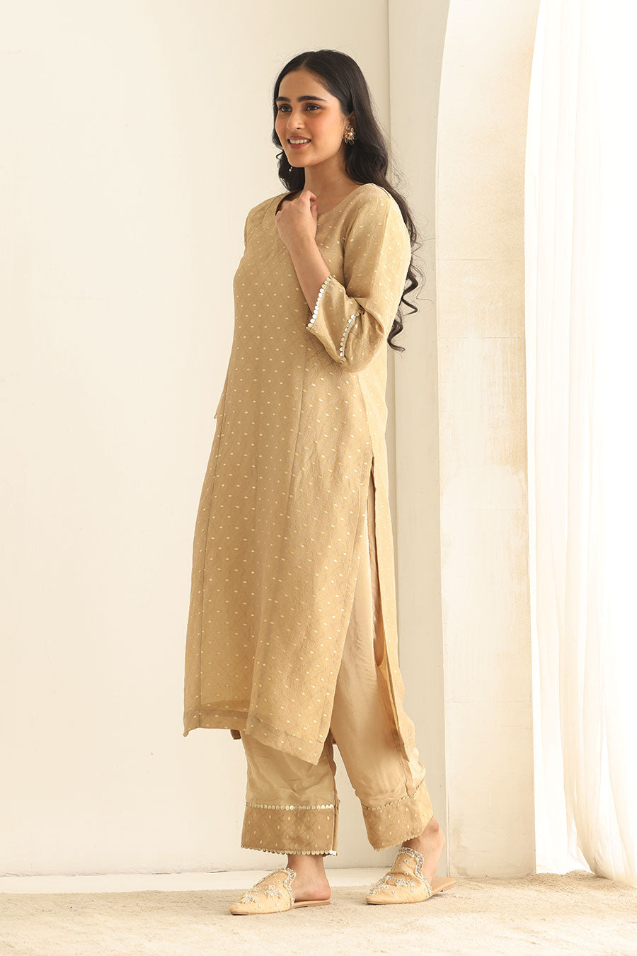 Dastaan Beige Banarsi Tissue Kurta Set