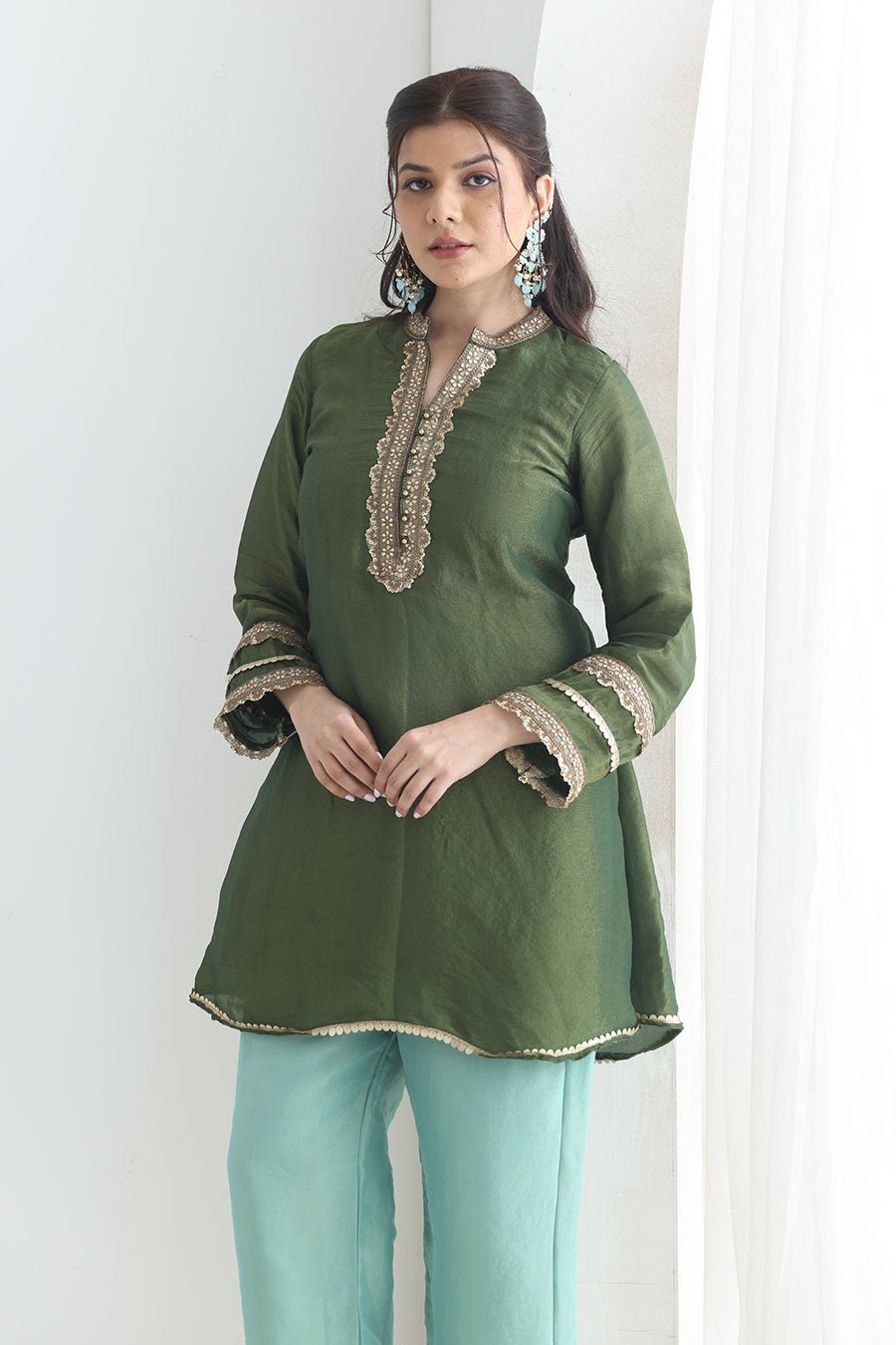 Ranjhana Green-Blue Tissue Embellished Kurta Set