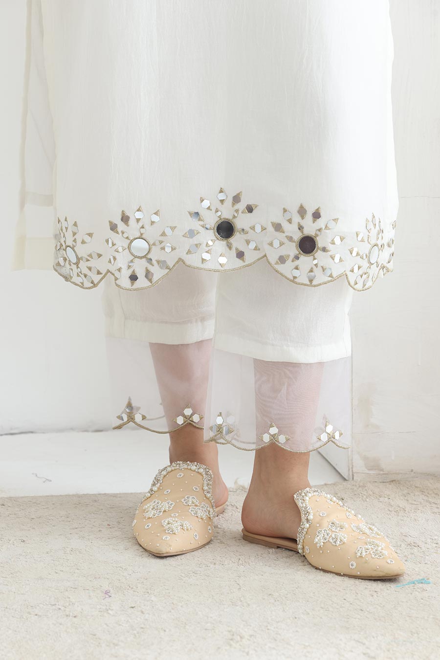 Anura White Crushed Silk Embellished Kurta Set