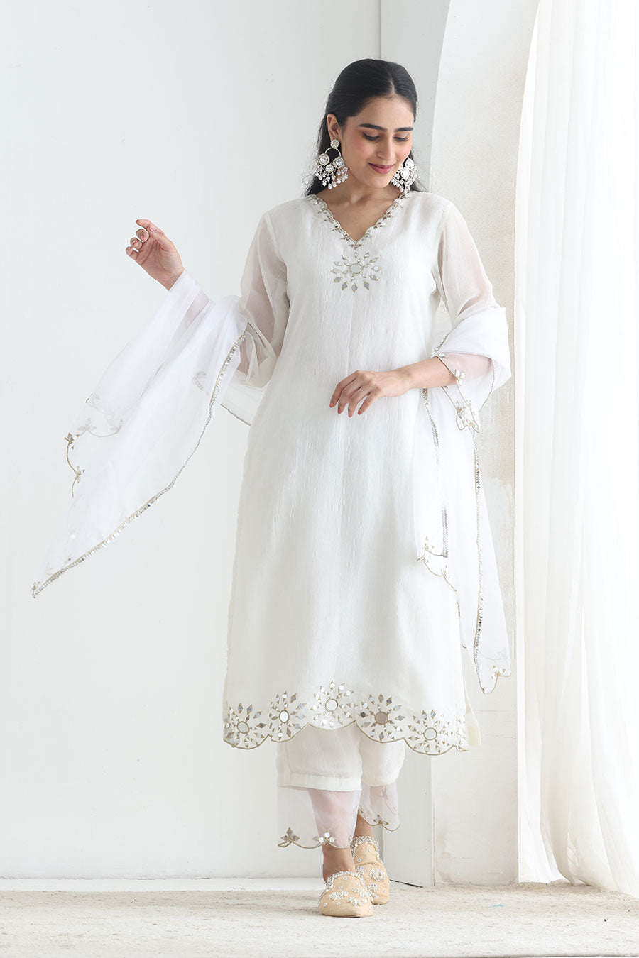 Anura White Crushed Silk Embellished Kurta Set