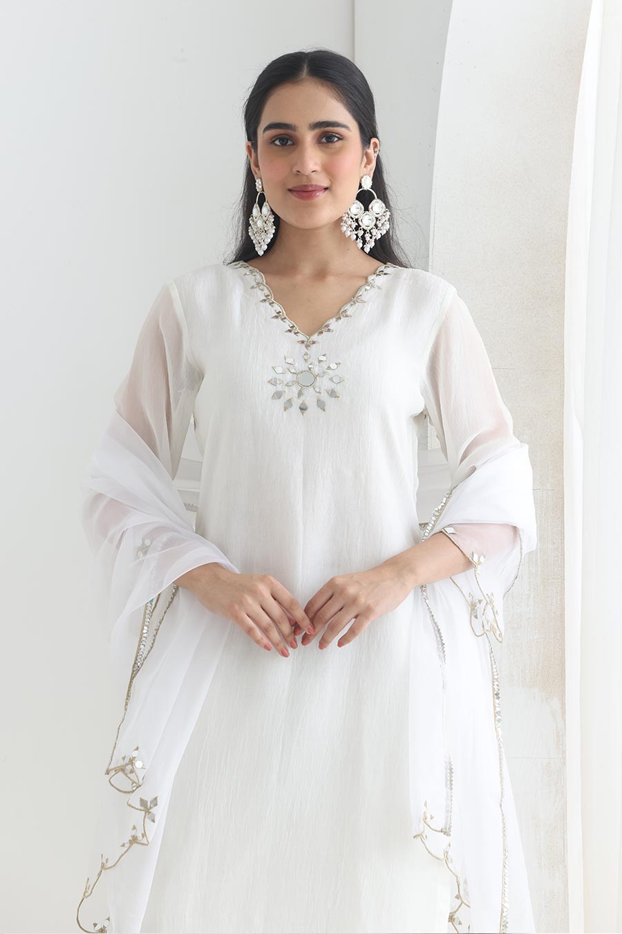 Anura White Crushed Silk Embellished Kurta Set