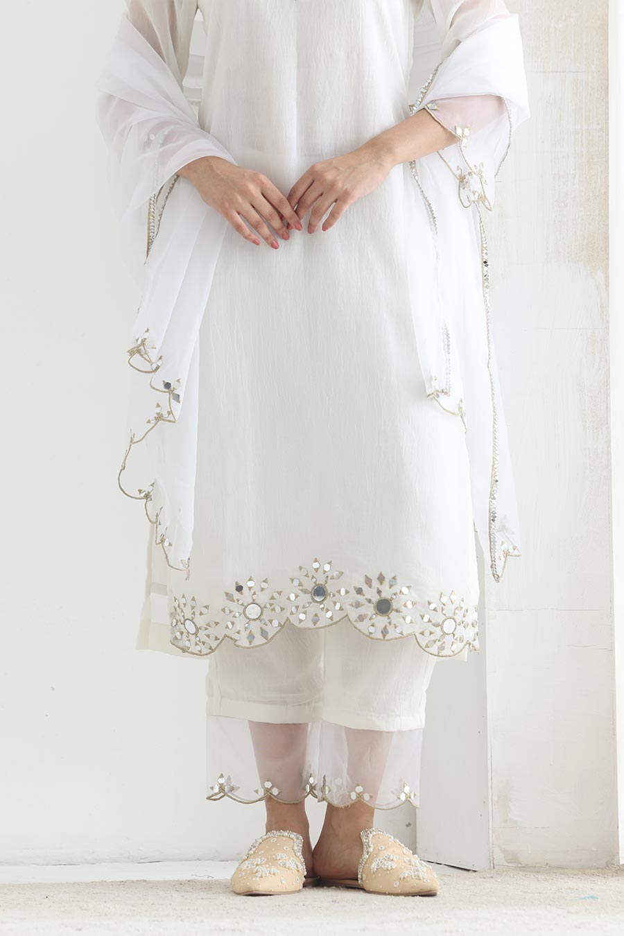 Anura White Crushed Silk Embellished Kurta Set