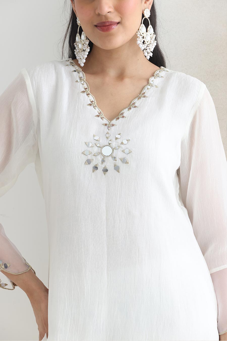 Anura White Crushed Silk Embellished Kurta Set