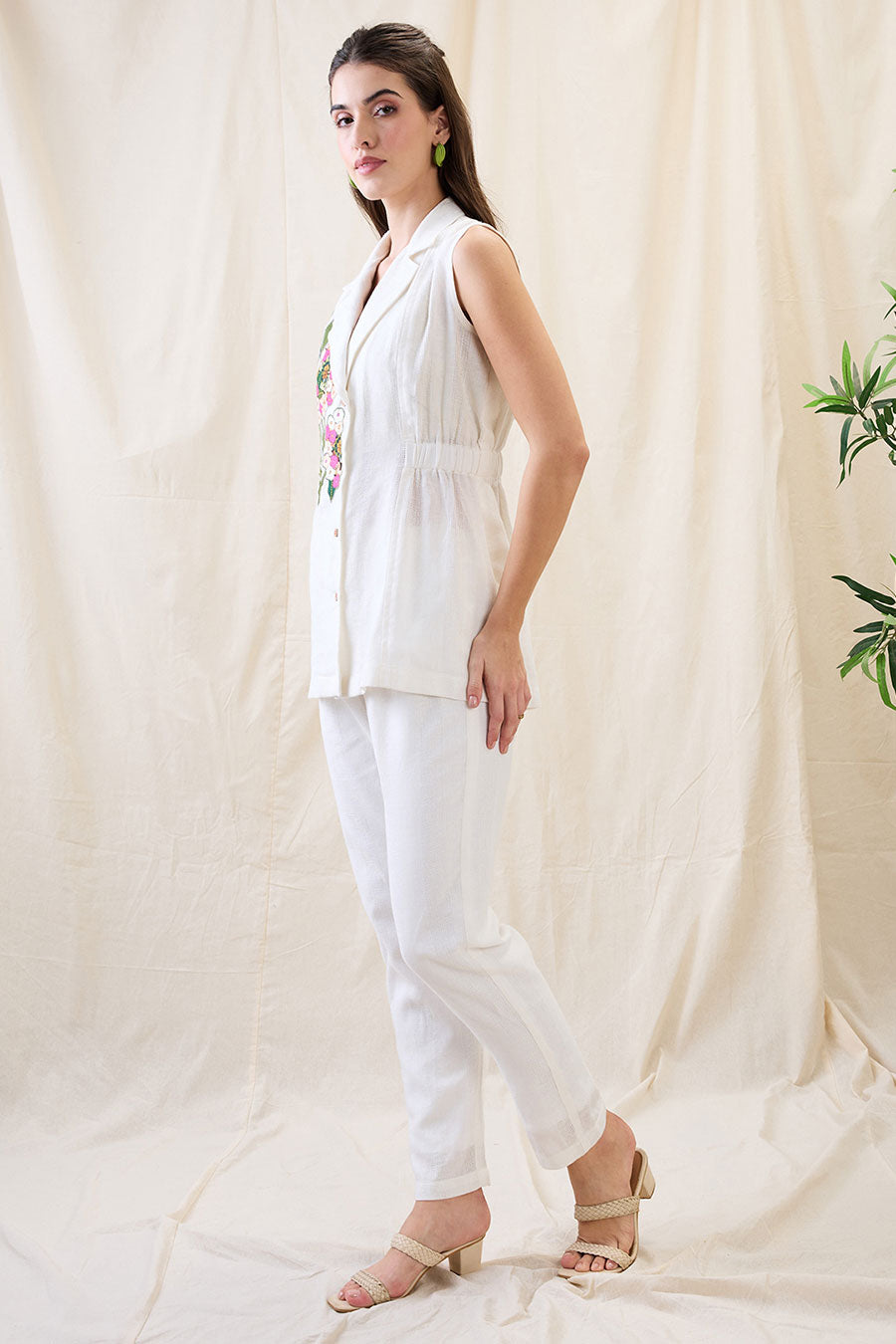 White Linen Gulzaar Appliqued Co-Ord Set