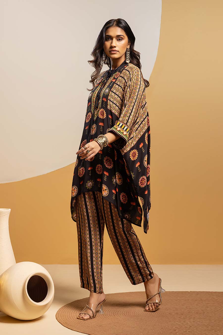 Taarani Black Embellished Kimono Co-Ord Set