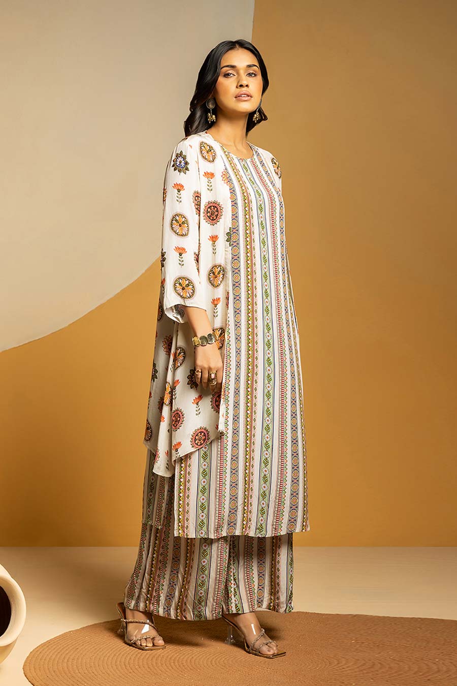 Taarani Printed Kurta Set With Jacket