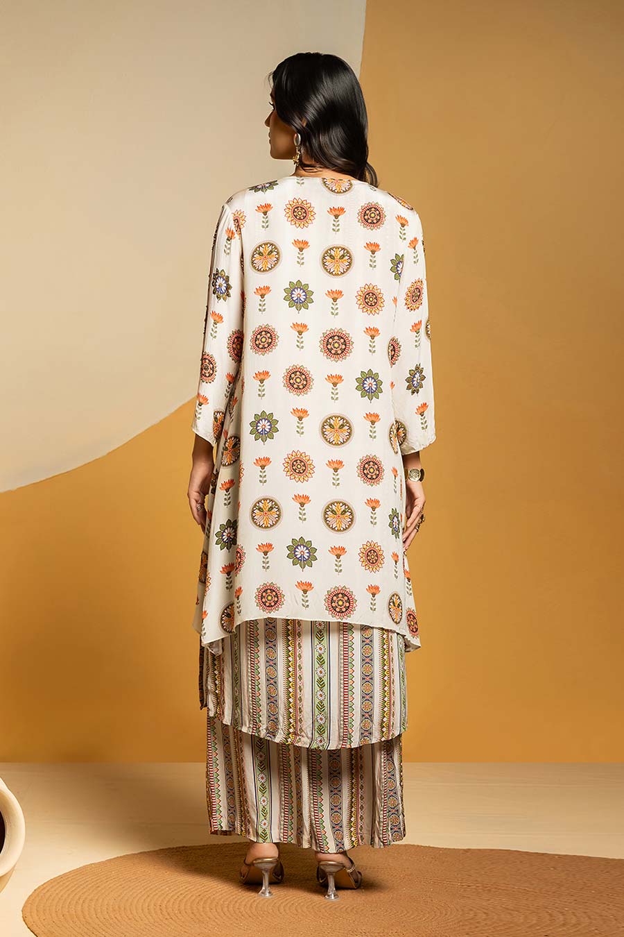 Taarani Printed Kurta Set With Jacket