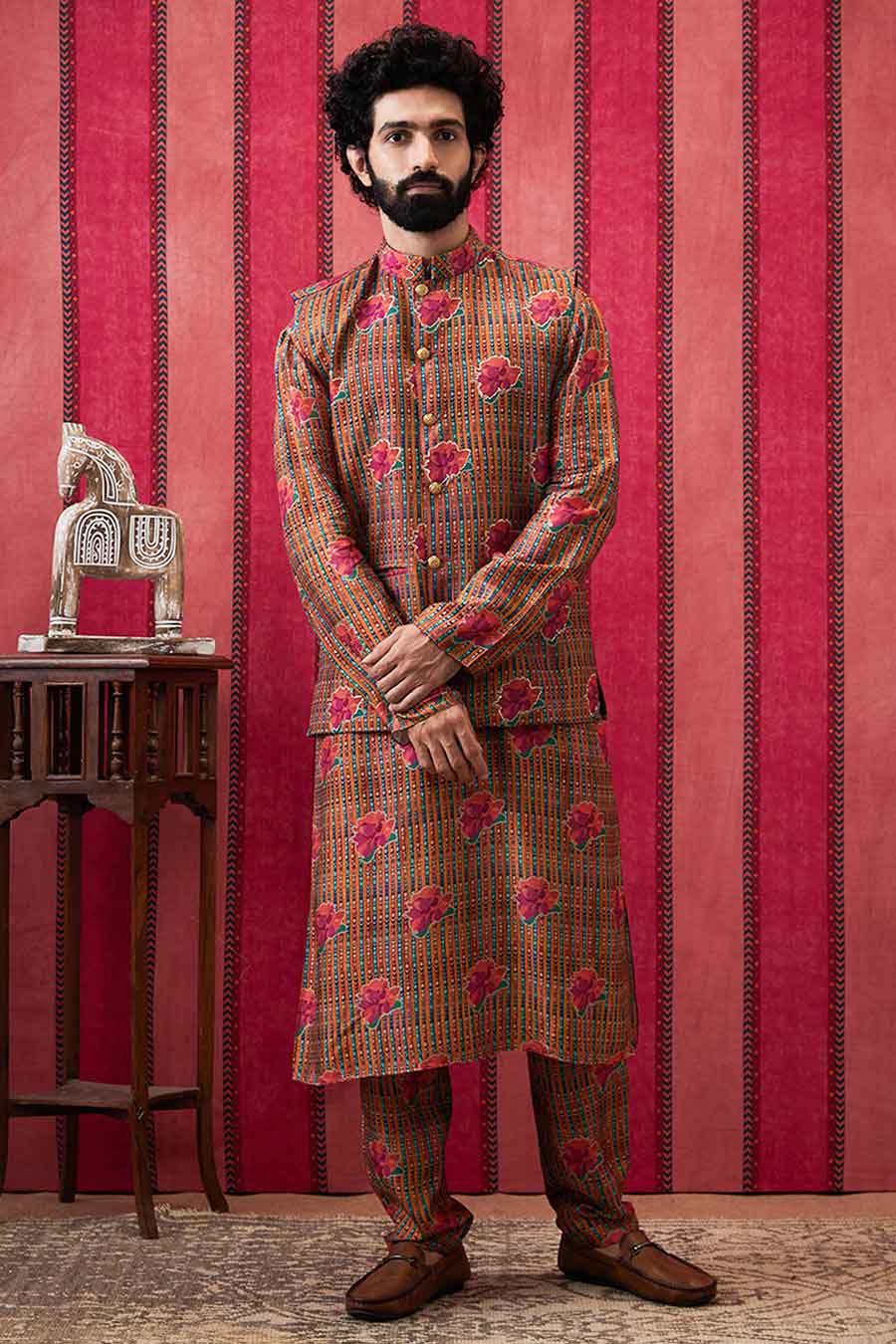 Adah Printed Kurta Set With Embellished Bandi