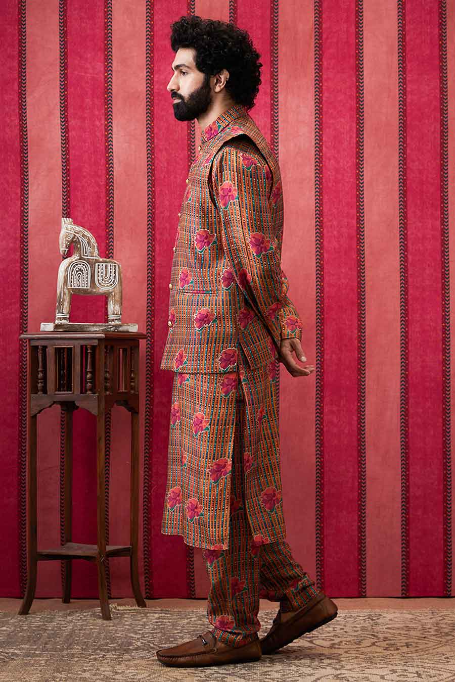 Adah Printed Kurta Set With Embellished Bandi