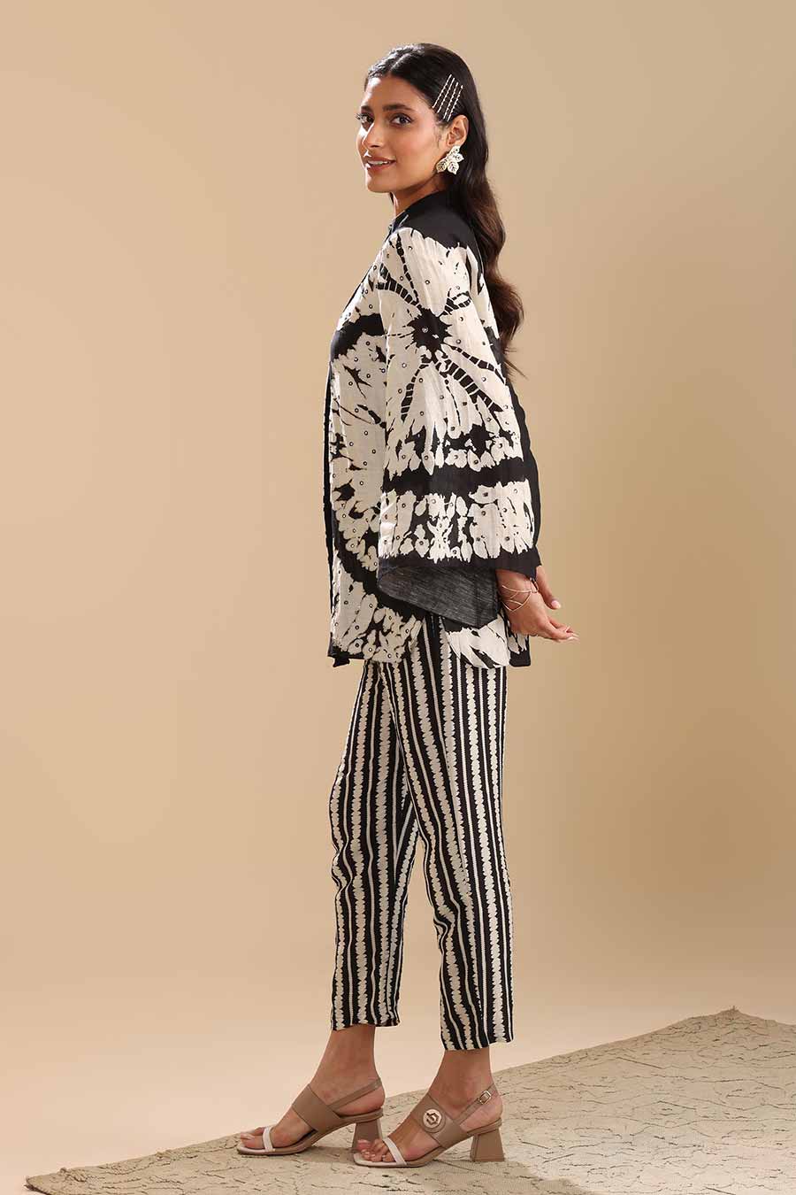 Black & White Naqsh Embellished Co-Ord Set