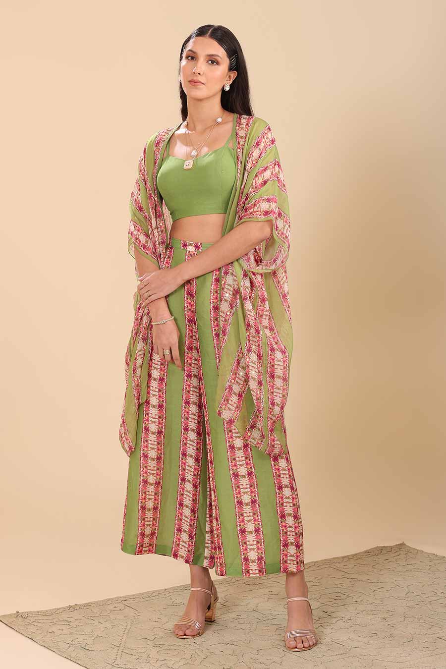 Green Naqsh Embellished Co-Ord Set With Cape