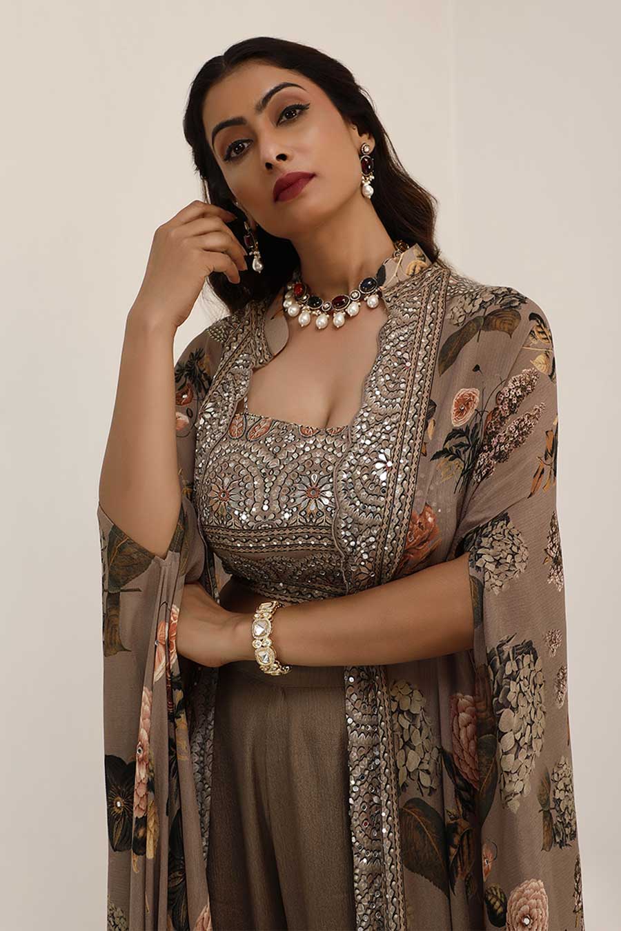 Judge Grey Aaina Embellished Cape Set