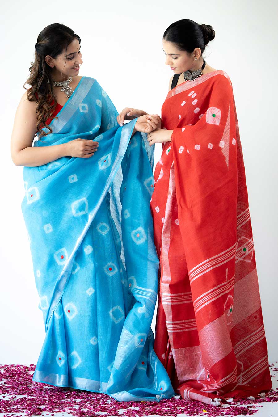Laalima Red Linen Saree With Unstitched Blouse