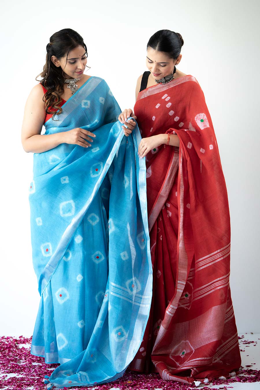 Ambarika Blue Linen Saree With Unstitched Blouse