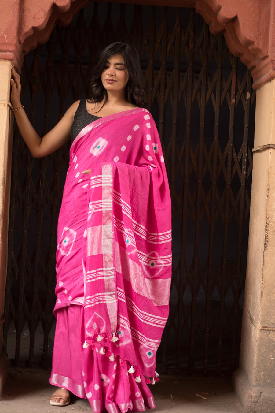 Mrinalini Pink Linen Saree With Unstitched Blouse