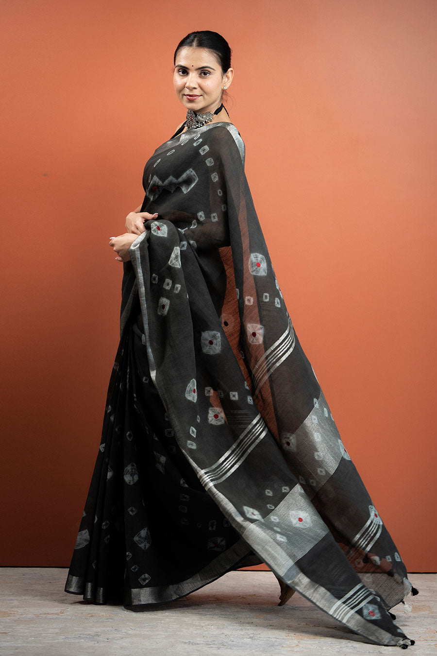 Shyama Black Linen Saree With Unstitched Blouse