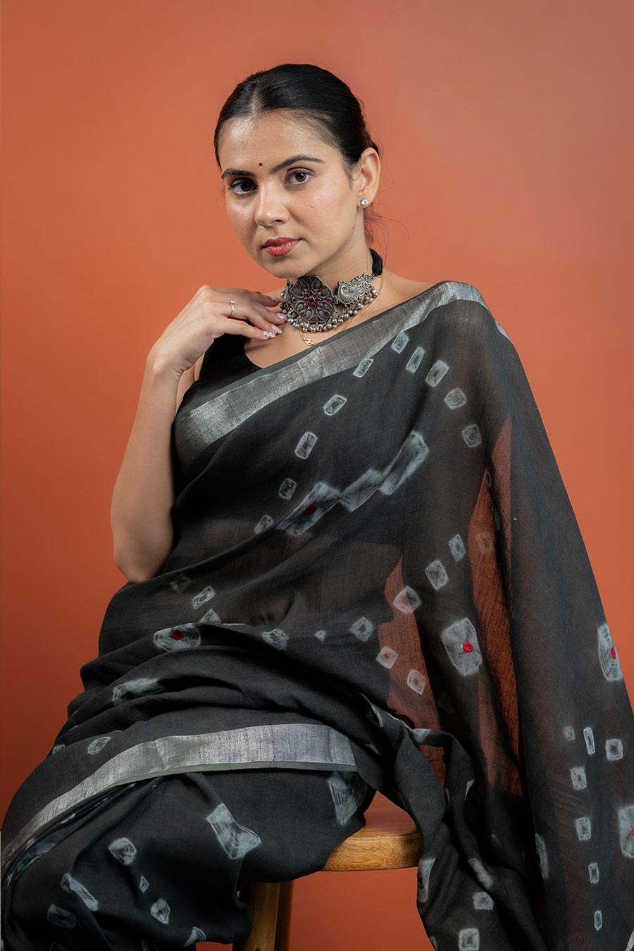 Shyama Black Linen Saree With Unstitched Blouse