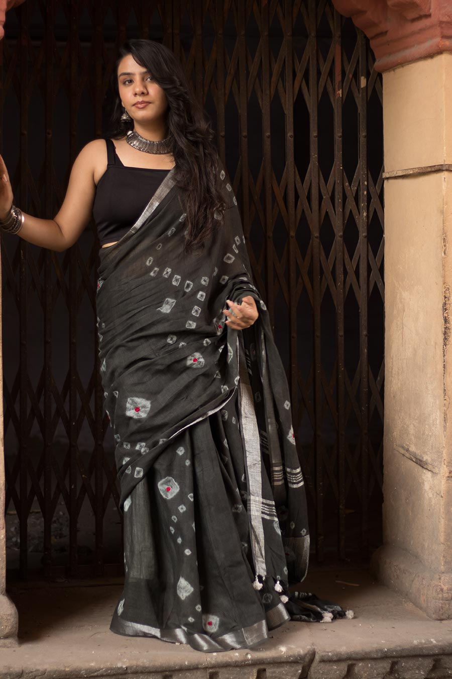 Shyama Black Linen Saree With Unstitched Blouse