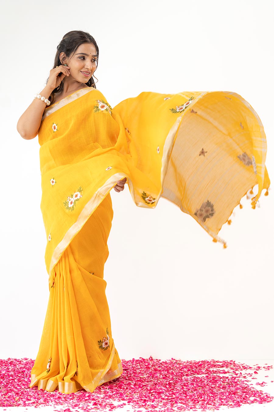 Mallika Yellow Linen Saree With Unstitched Blouse