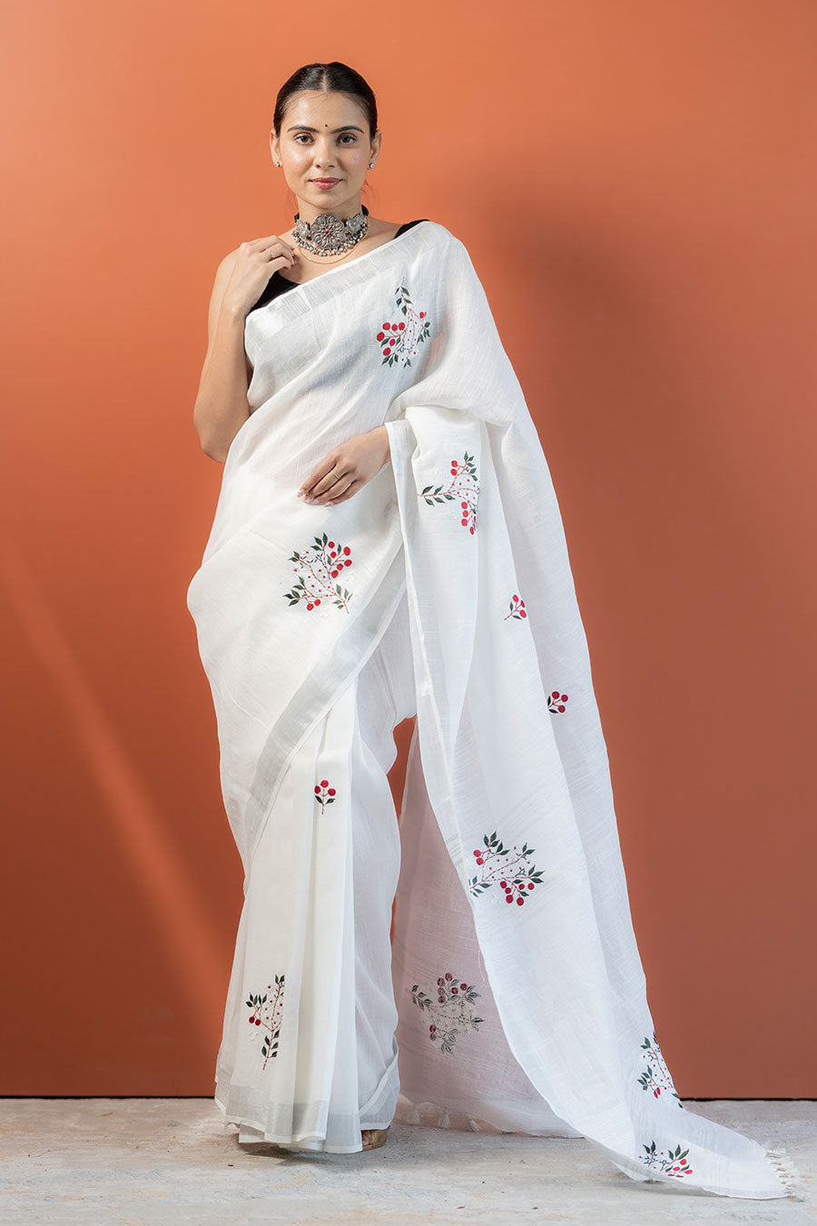 Gulzar Grace White Linen Saree With Unstitched Blouse