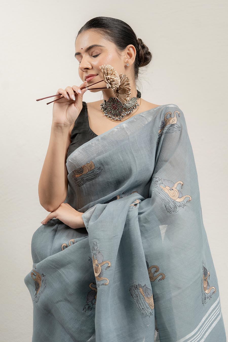 Noor-E-Hans Grey Linen Saree With Unstitched Blouse