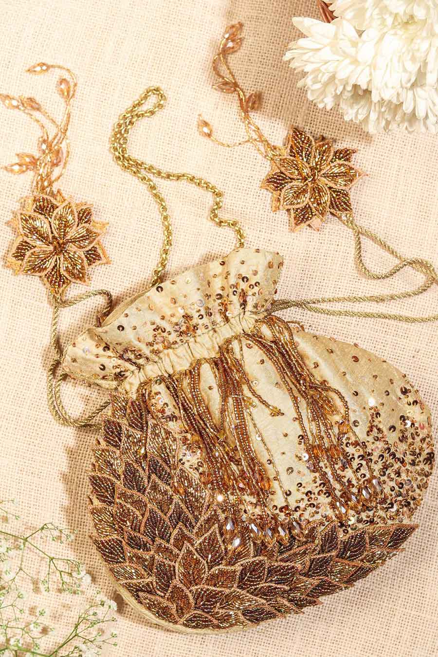 Beige Zultanite Embroidered Potli
