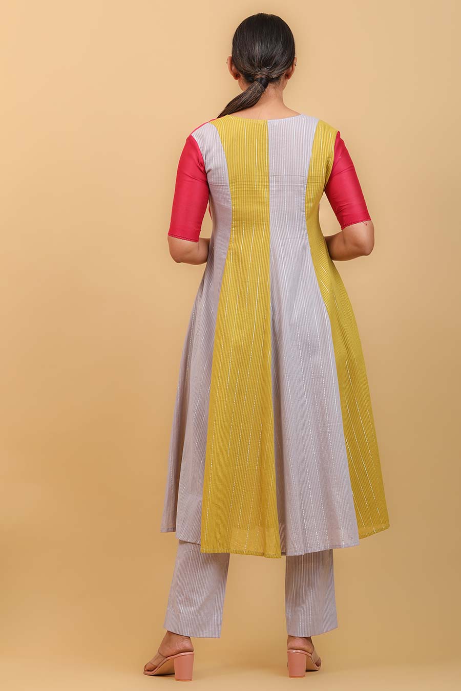 Colour Blocked Panelled Kurta Set