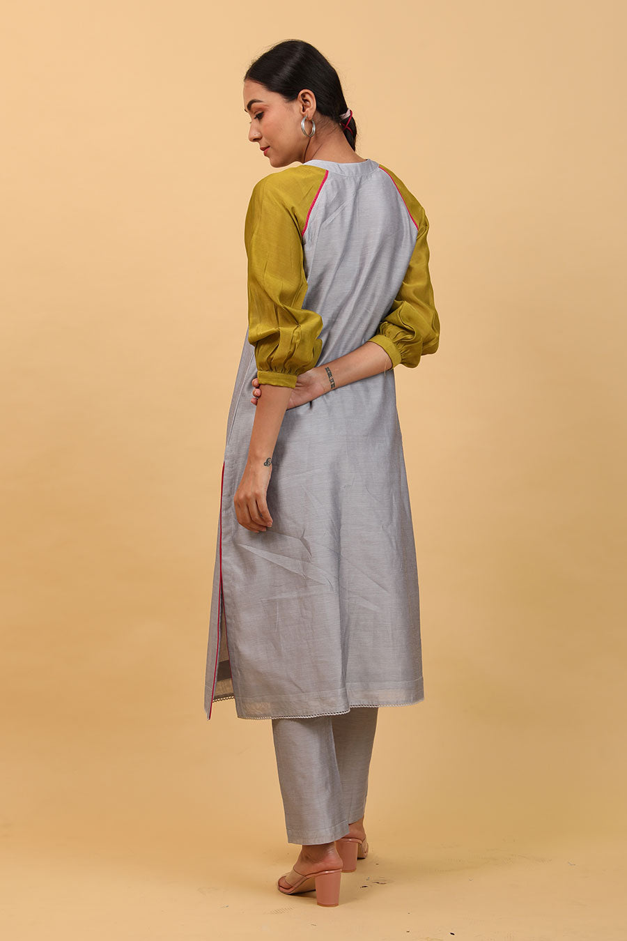 Colour Blocked Raglan Sleeve Kurta & Pant Set