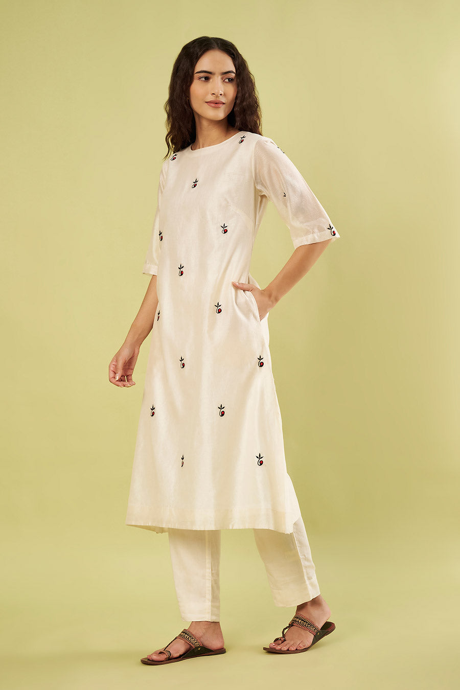 Ivory Chanderi Embroidered Kurta & Pants Set