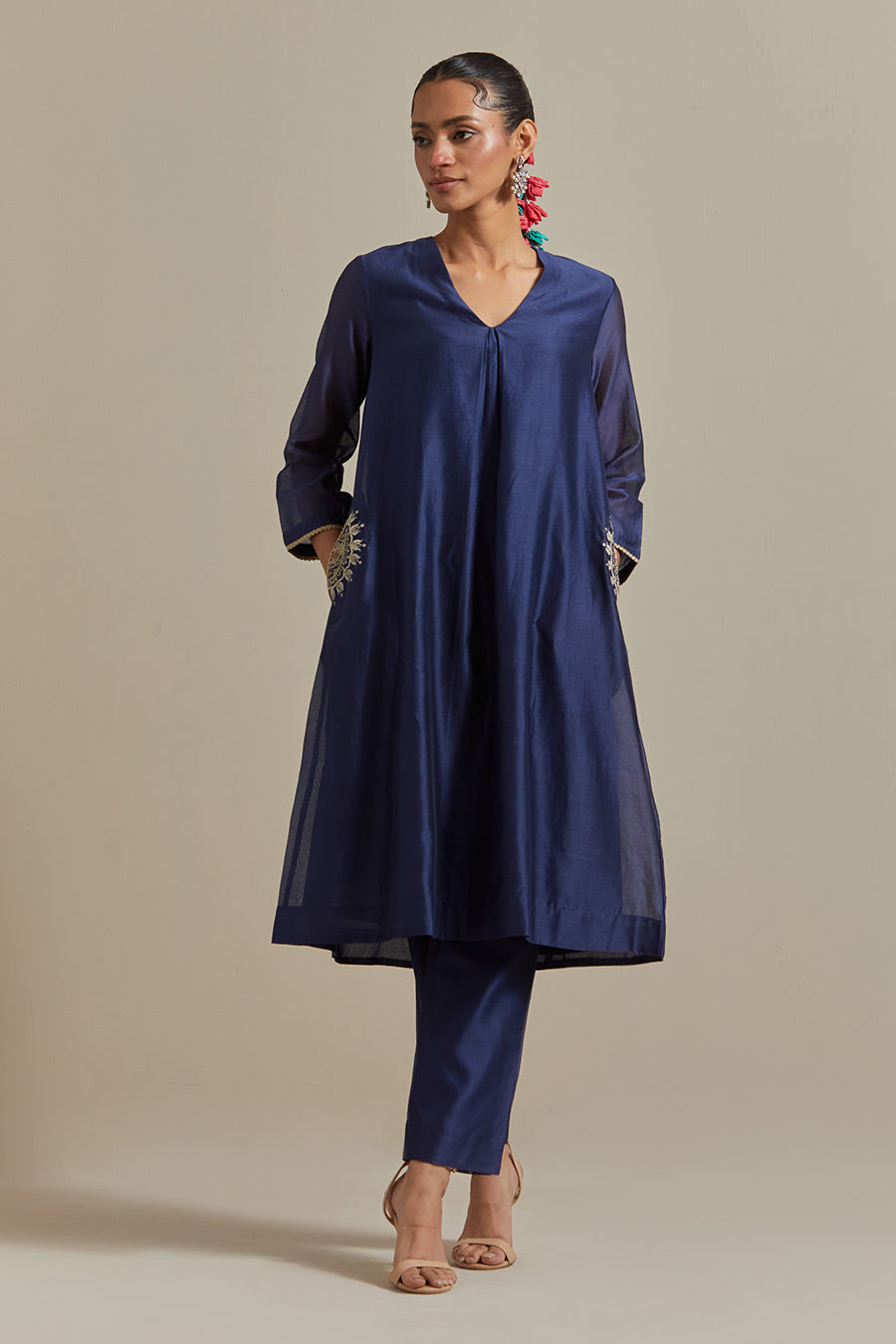 Blue Embroidered Chanderi Kurta Set (Set Of 3)