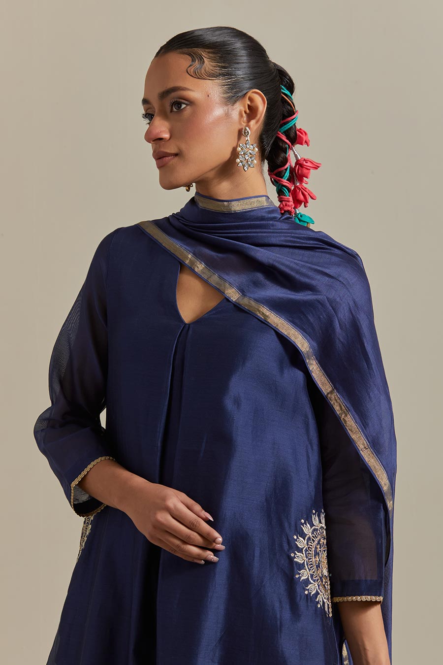 Blue Embroidered Chanderi Kurta Set (Set Of 3)