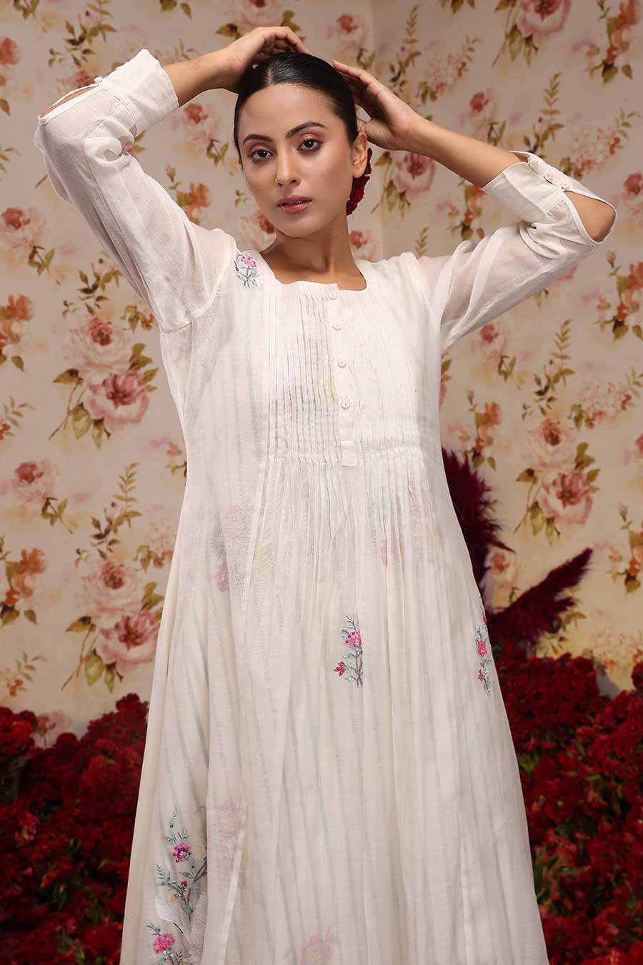 Ivory Chanderi Silk Embroidered Kurta Set