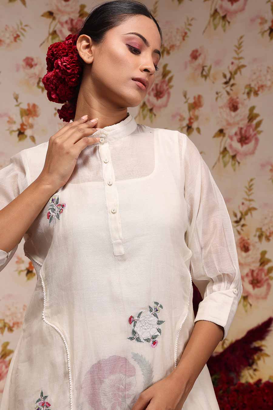 Ivory Chanderi Silk Embroidered Kurta & Pant Set