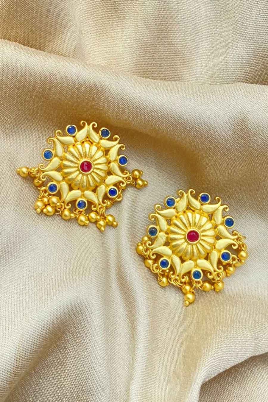 Petals of Gold Earrings & Necklace Set