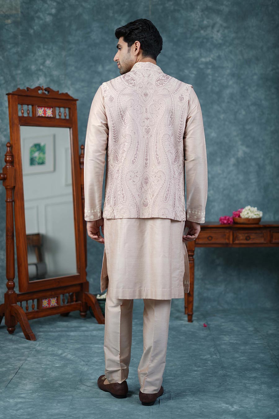 Light Pink Embroidered Bandi Kurta Set