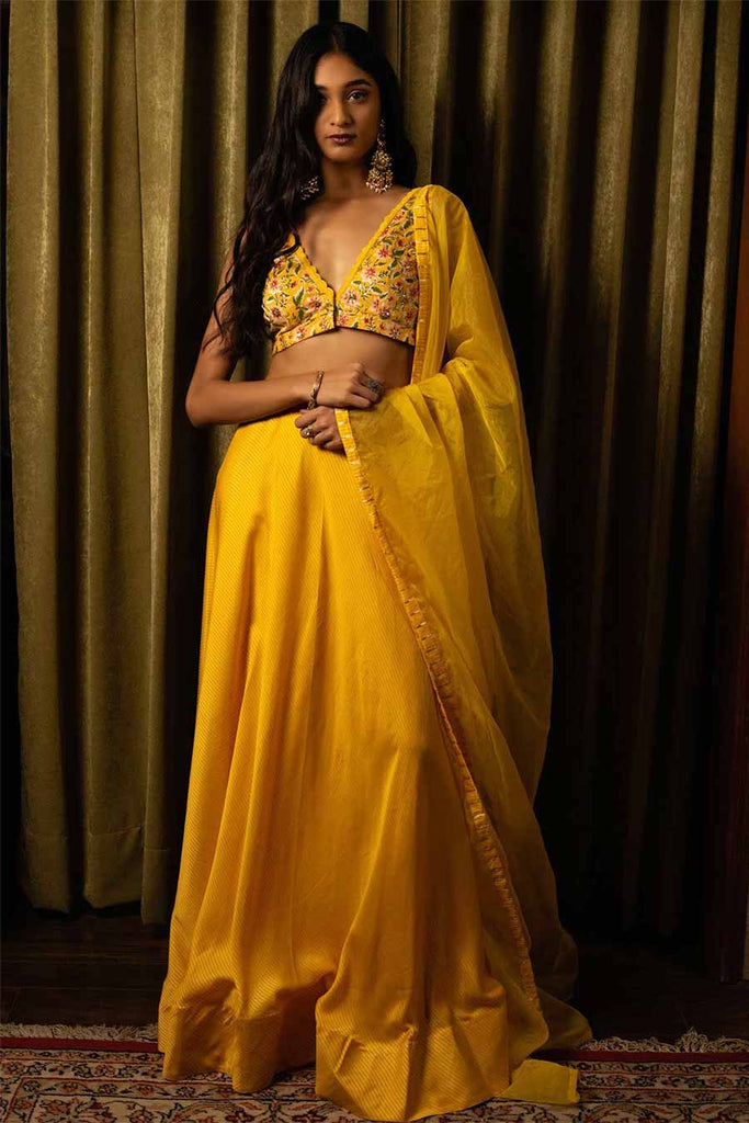 Aggregate more than 155 latest yellow lehenga designs super hot