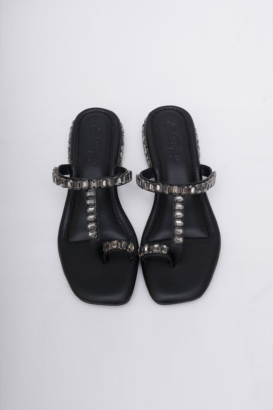 Black Diamond Stud Kolhapuri Heels