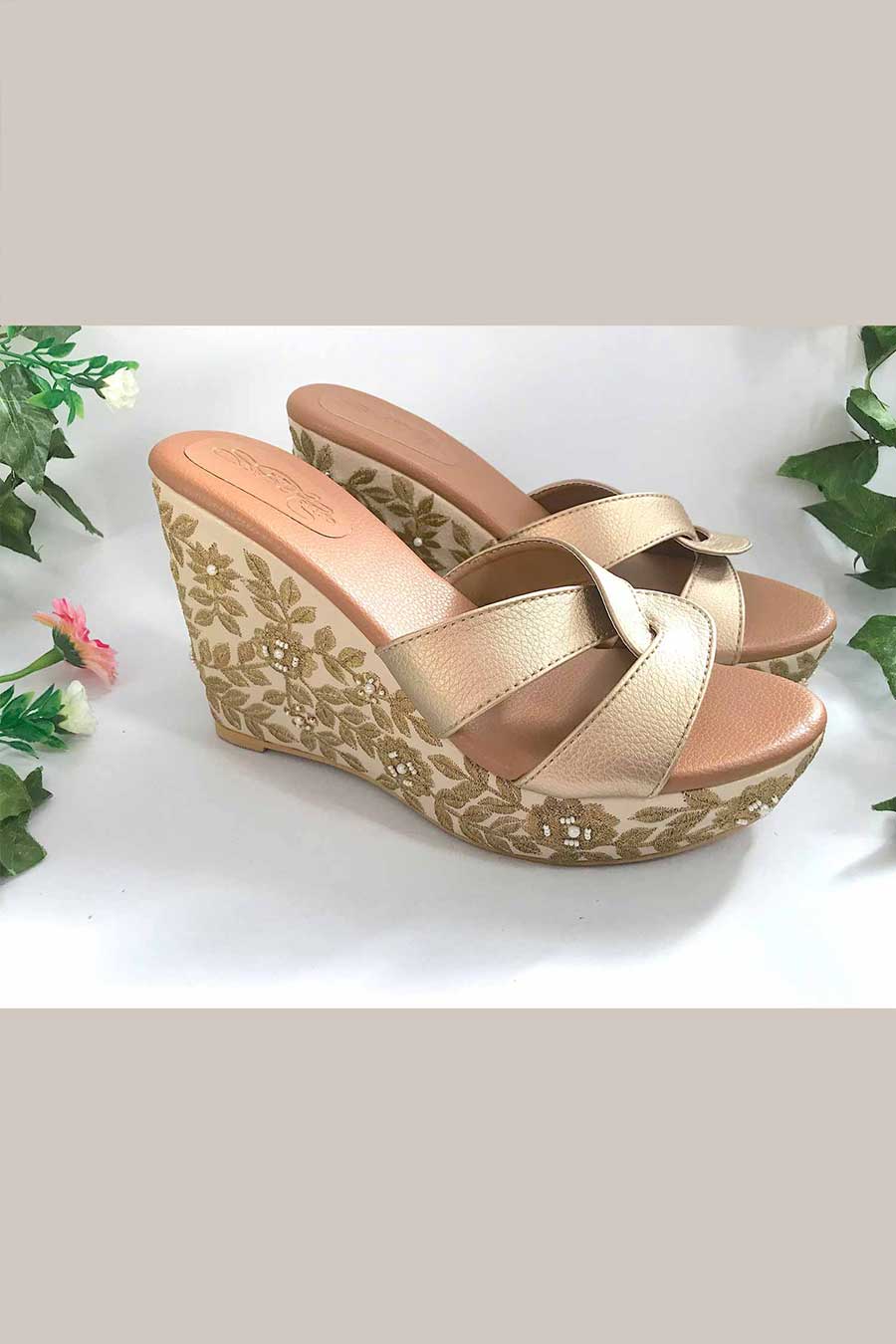 Baroque Creme and Gold Wedges