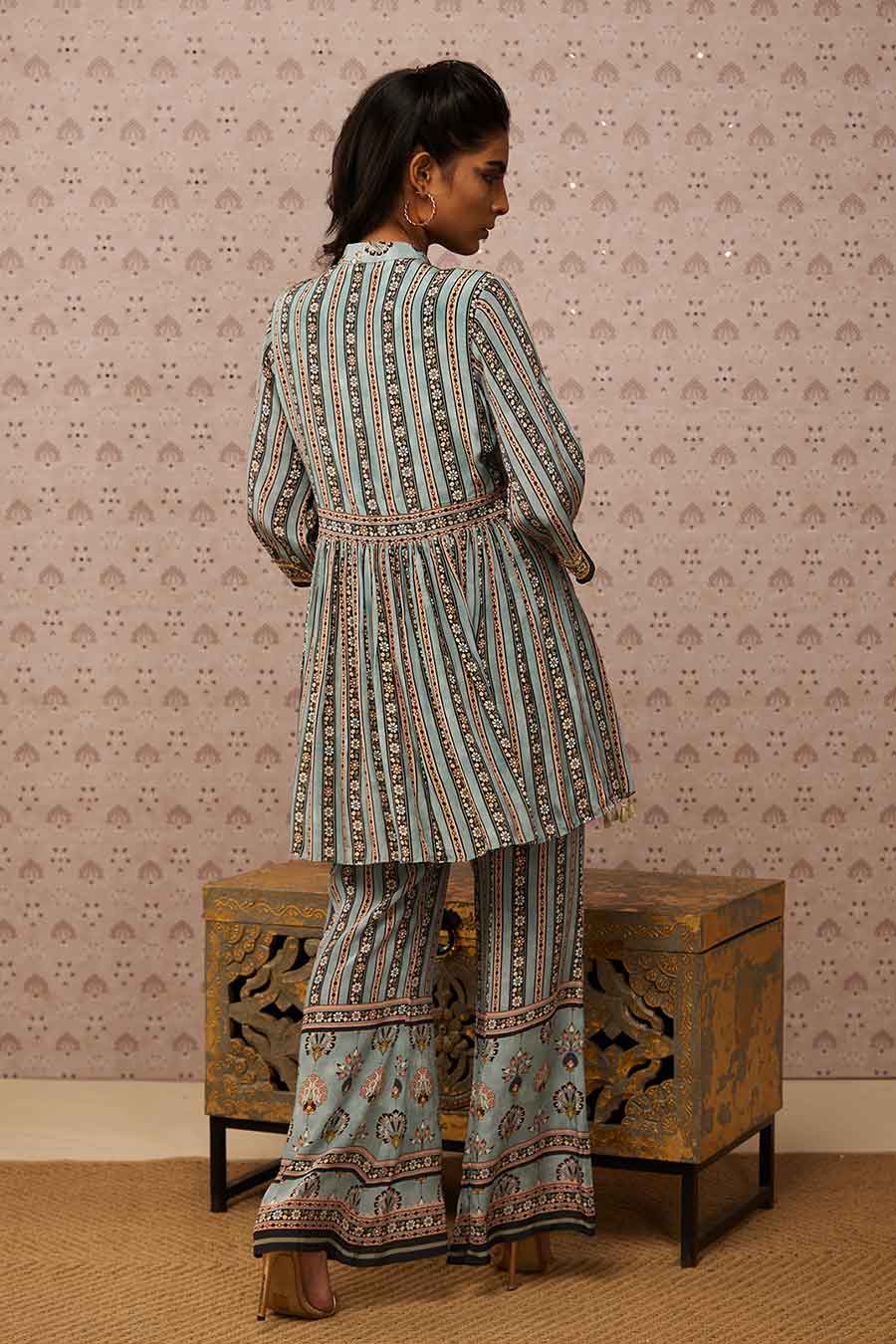 Sarouk Embroidered Kurta Set