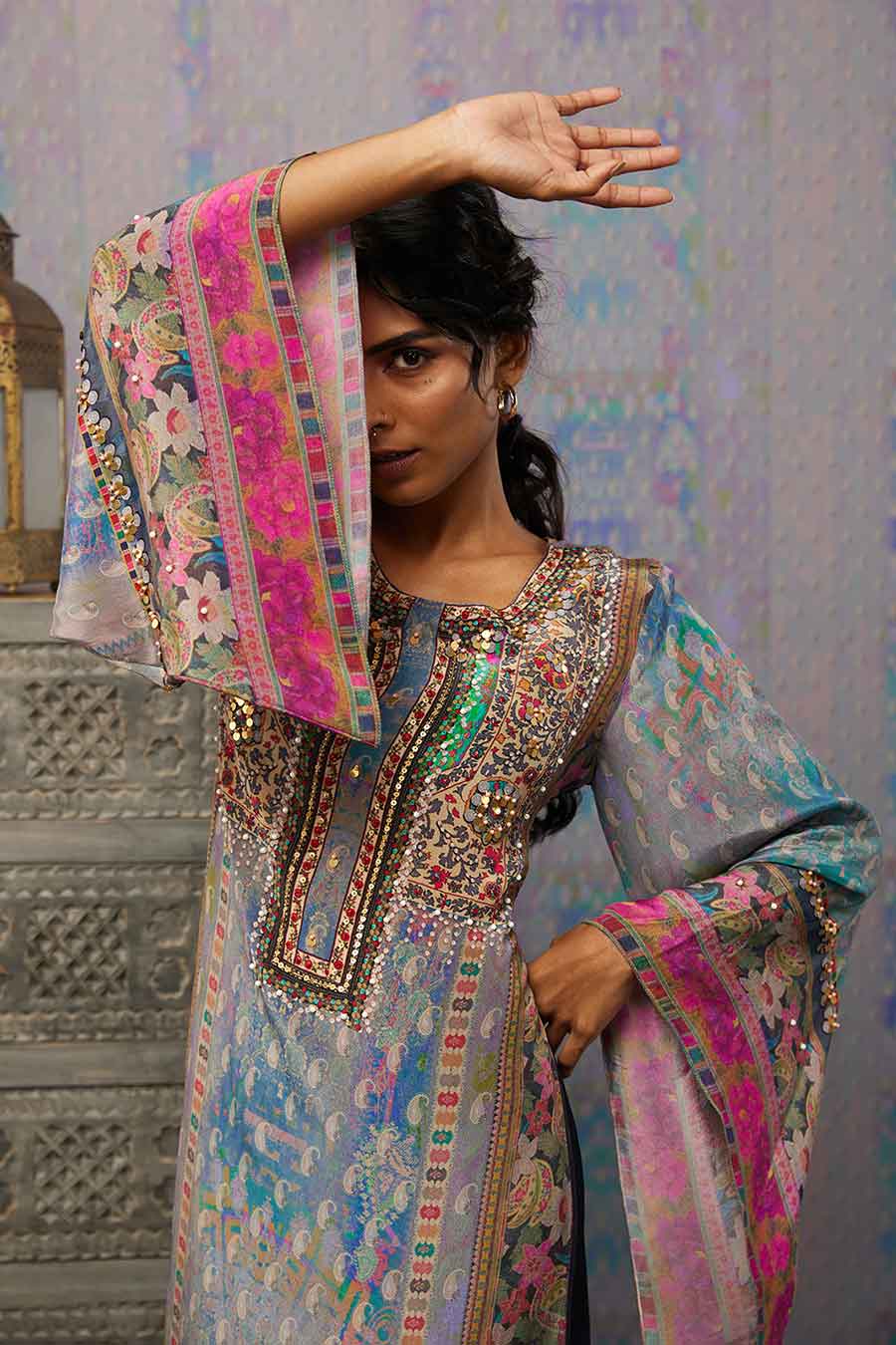 Ikaya Embroidered Kurta Set