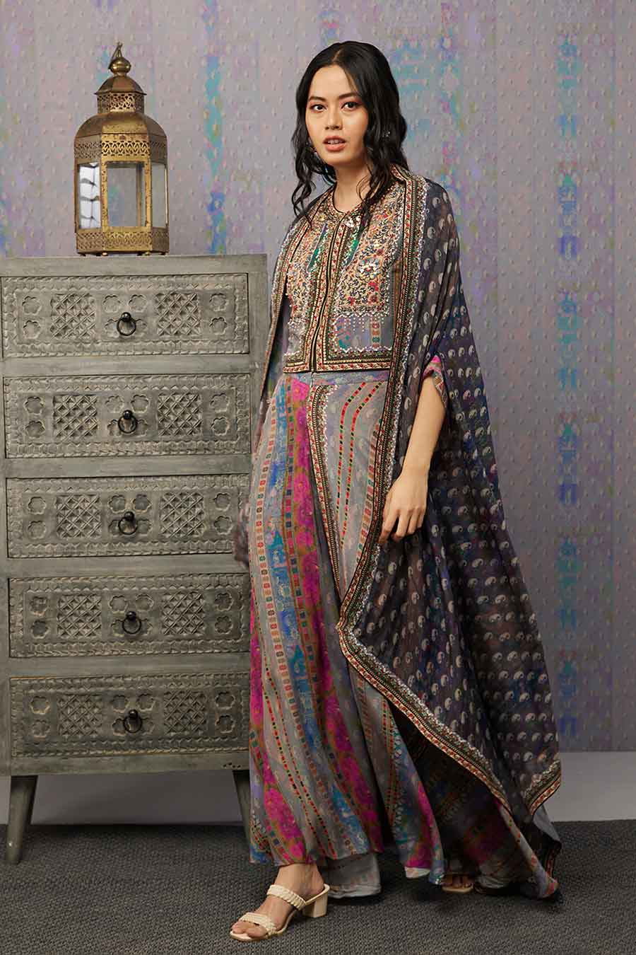 Ikaya Printed Co-Ord Set With Cape