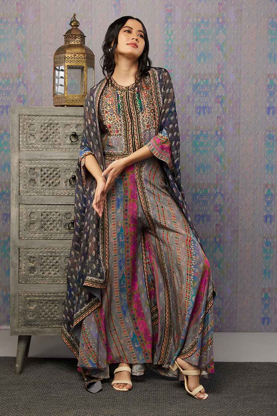 Ikaya Printed Co-Ord Set With Cape