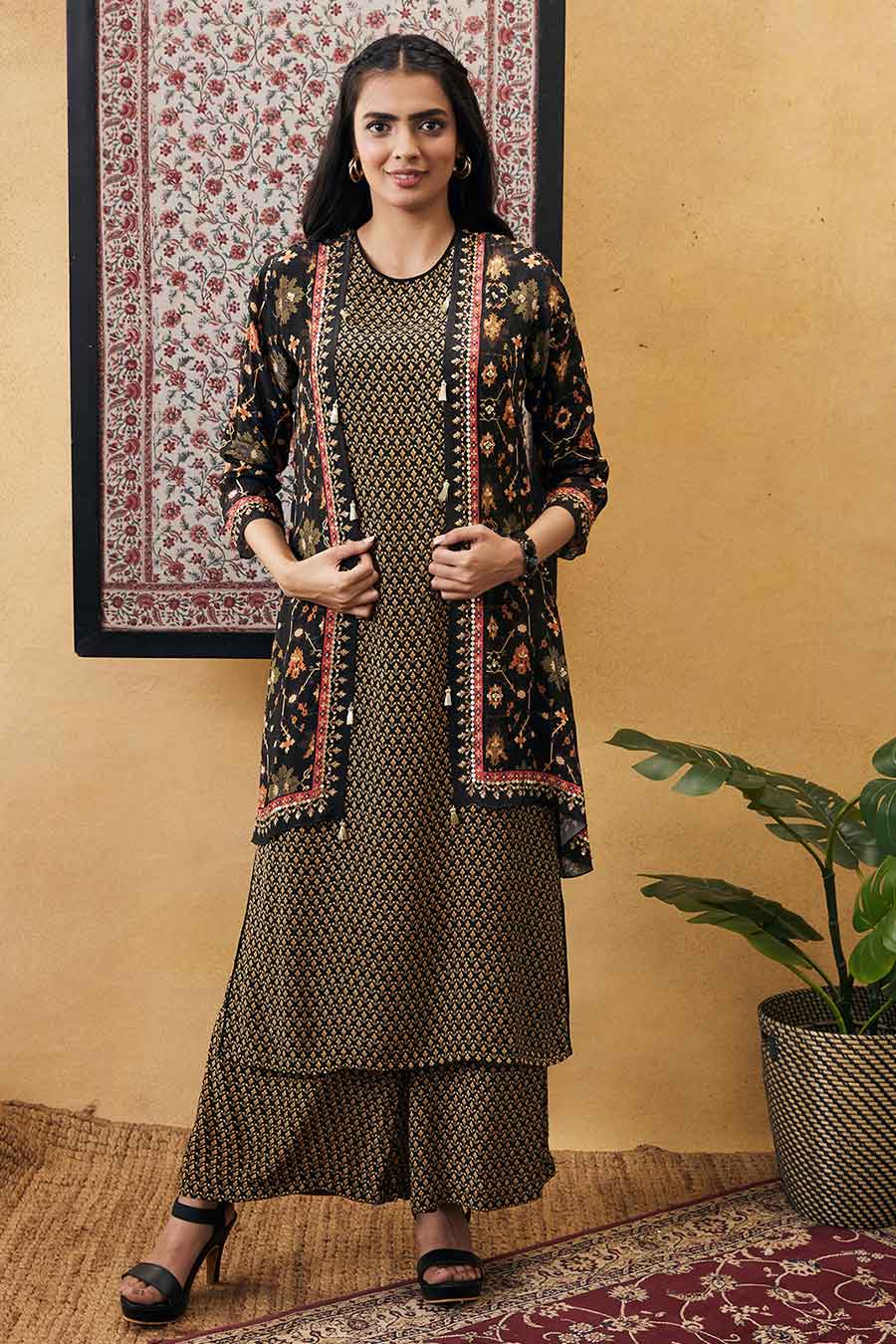 Zahra Printed Kurta Set With Jacket