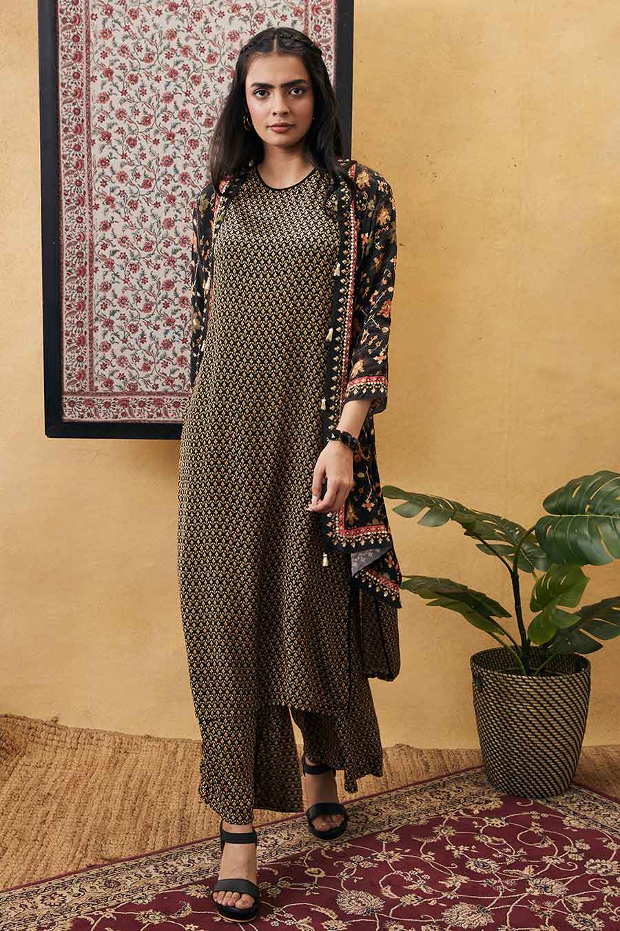 Zahra Printed Kurta Set With Jacket