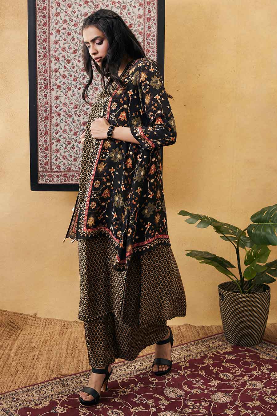 Zahra Printed Kurta Set With Jacket