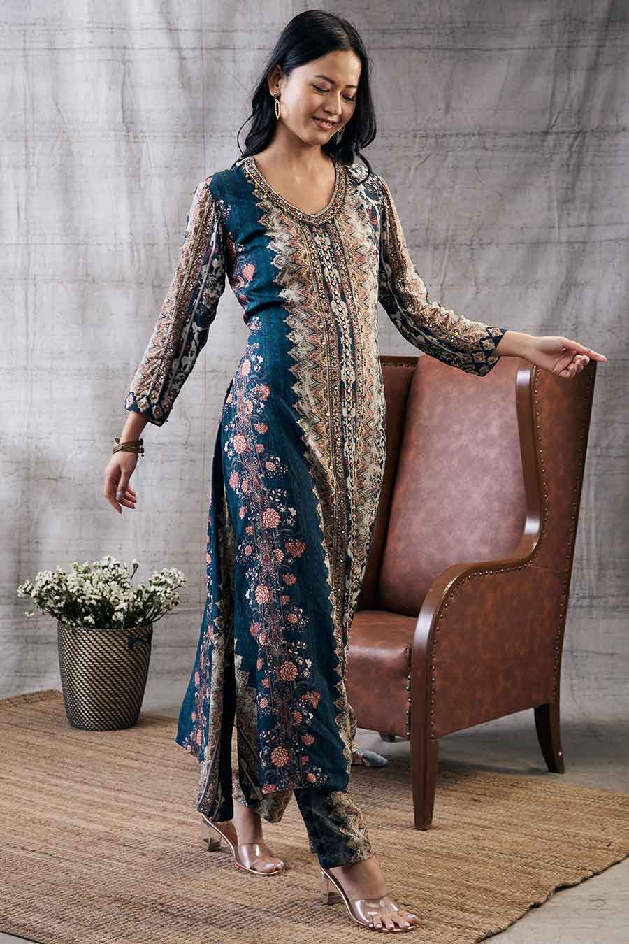 Dilara Embroidered Kurta Set